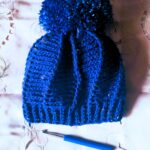 Ročno kvačkana kapa z cofom,,barva po želji